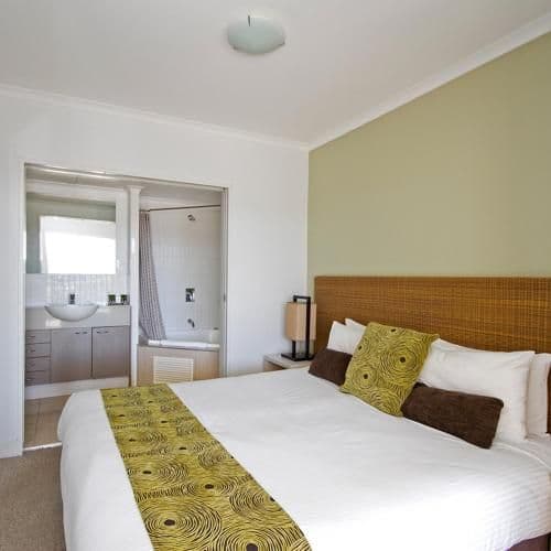 Deluxe One-Bedroom Suite