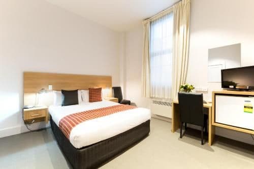 Standard Queen Room