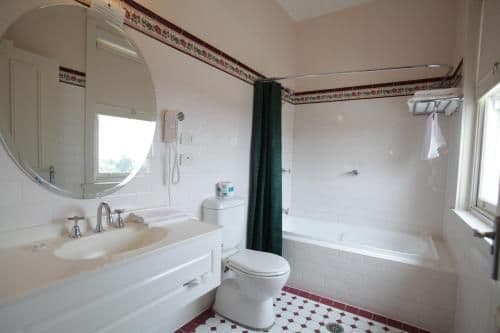 Special Offer - Deluxe King or Twin Room - Elvis Festival