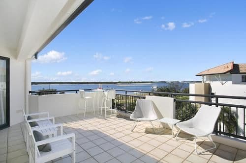 Three-Bedroom Apartment with Spa Bath