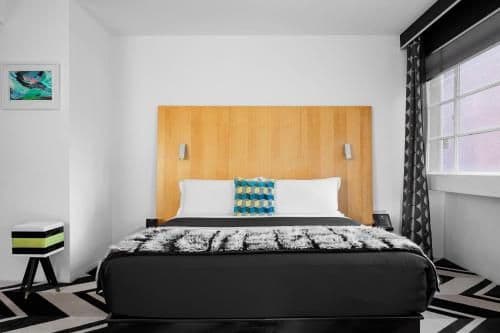 Deluxe King Suite