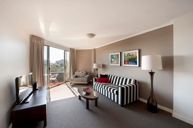 APARTMENT PARK VIEW