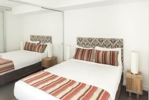 Deluxe One-Bedroom Apartment