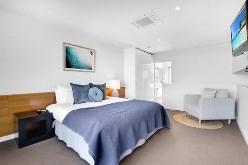 Two-Bedroom Lake King