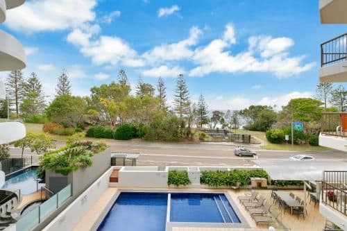 Three-Bedroom Apartment (Level 4-12)