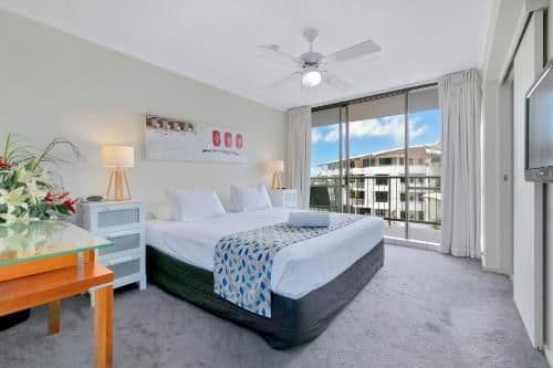 Three-Bedroom Apartment (Level 4-12)