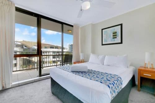Three-Bedroom Apartment (Level 4-12)
