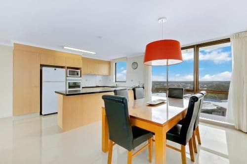 Three-Bedroom Apartment (Level 4-12)