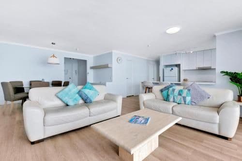 Two-Bedroom Apartment (Level 4-12)