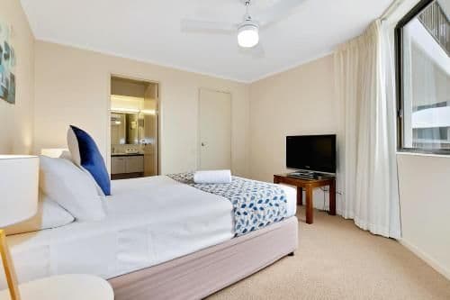 Two-Bedroom Apartment (Level 4-12)