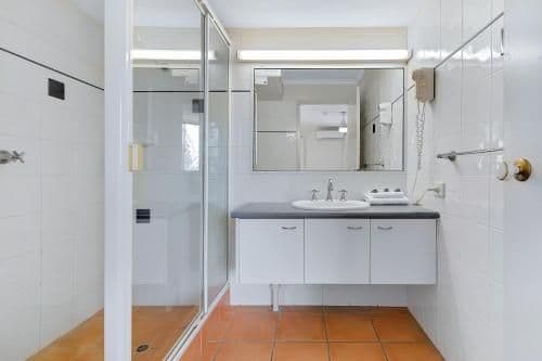 Two-Bedroom Apartment (Level 4-12)