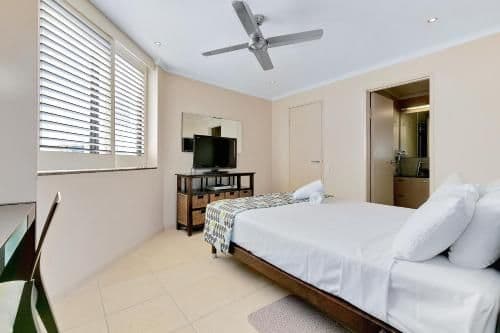 Two-Bedroom Apartment (Level 4-12)
