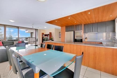 Three-Bedroom Apartment (Level 4-12)