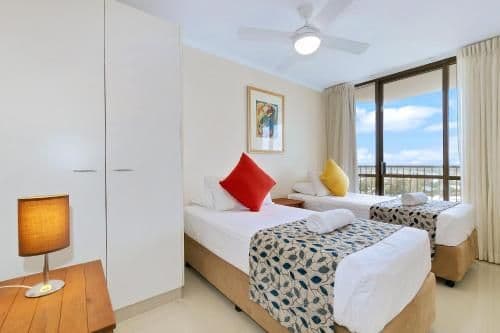 Three-Bedroom Apartment (Level 4-12)