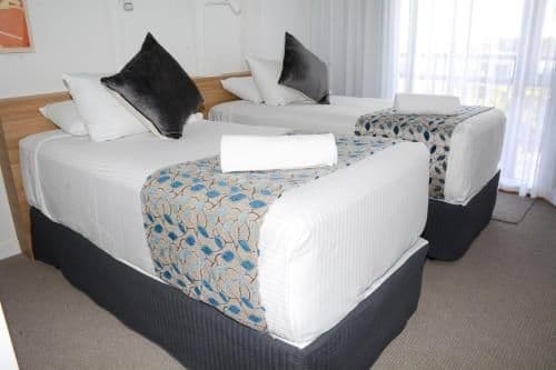 Two-Bedroom Apartment (Level 4-12)