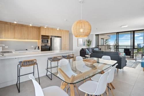 Two-Bedroom Apartment (Level 4-12)
