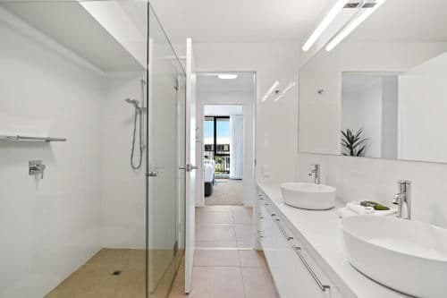 Two-Bedroom Apartment (Level 4-12)
