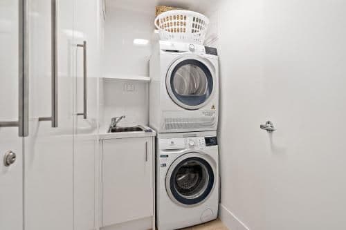 Two-Bedroom Apartment (Level 4-12)