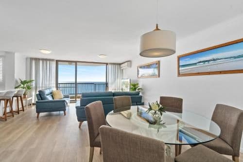 Two-Bedroom Apartment (Level 4-12)