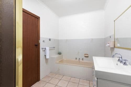 Standard Twin Suite