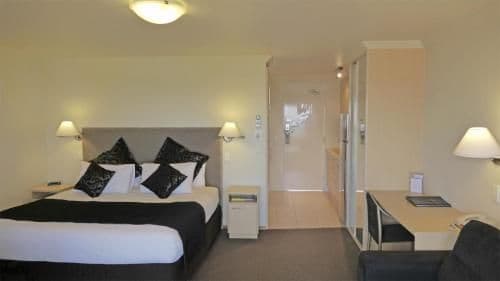 King Suite with Pool View