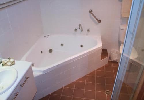 King Suite with Pool View