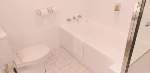 Queen and Single Room