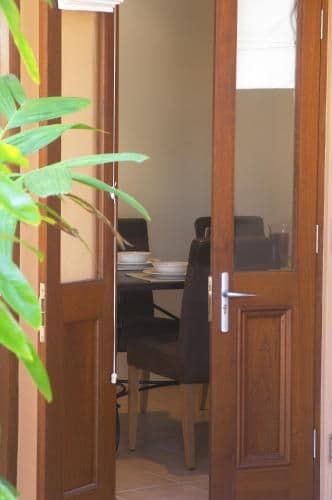 Luxury Courtyard Apartment - Pets upon Request - Charges Apply