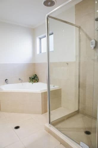 King Room with Spa Bath