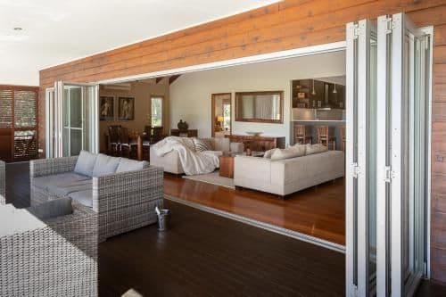 Luxury Two-Bedroom Cottage with Patio (4 guests) 