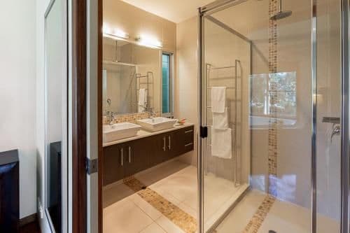Luxury Two-Bedroom Cottage with Patio (4 guests) 