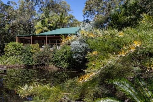 Luxury Two-Bedroom Cottage with Patio (4 guests) 
