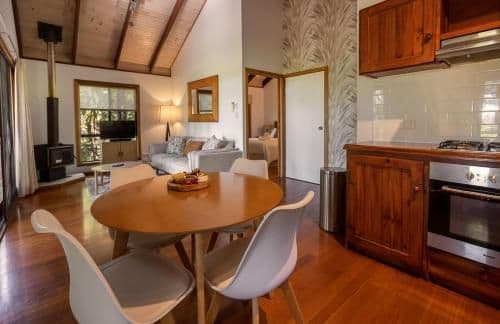 Two Bedroom Cosy Spa Cottage (4 guests)