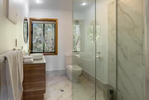 Two Bedroom Cosy Spa Cottage (4 guests)