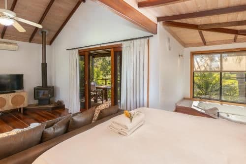 Luxury One-Bedroom Cottage - Honeymoon 