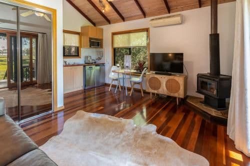 Luxury One-Bedroom Cottage - Honeymoon 
