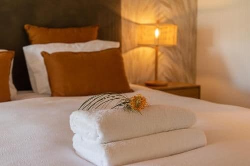 Luxury One-Bedroom Cottage - Honeymoon 
