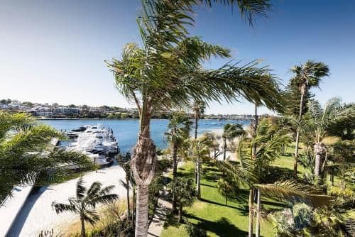 Two-Bedroom Apartment with Two Queen Beds and River View
