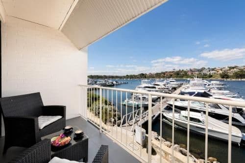 Two-Bedroom Apartment with Two Queen Beds and River View