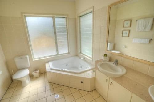 Four-Bedroom Villa - Split Level