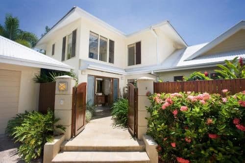 Four-Bedroom Villa - Split Level