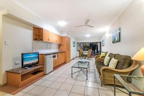 One-Bedroom Apartment with Hot Tub