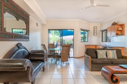 One-Bedroom Apartment with Rooftop Hot Tub