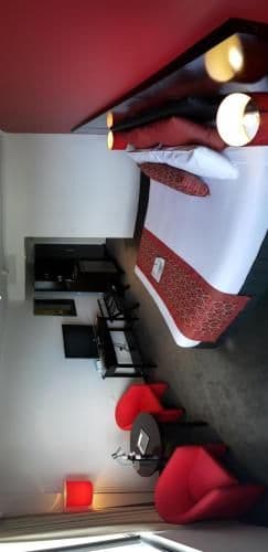 Deluxe Queen Room with Single Bed