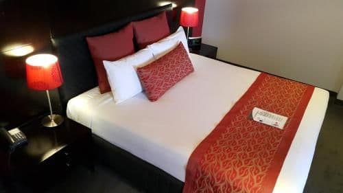 Deluxe Queen Room with Single Bed