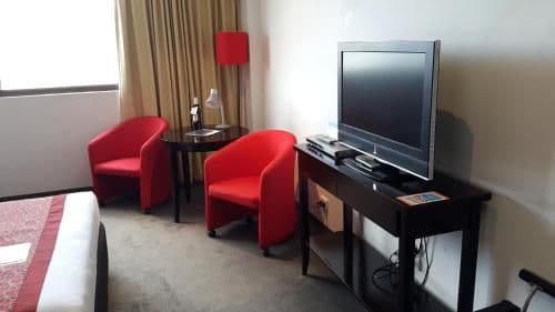 Deluxe Queen Room with Single Bed