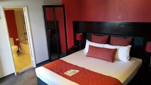 Superior King Suite