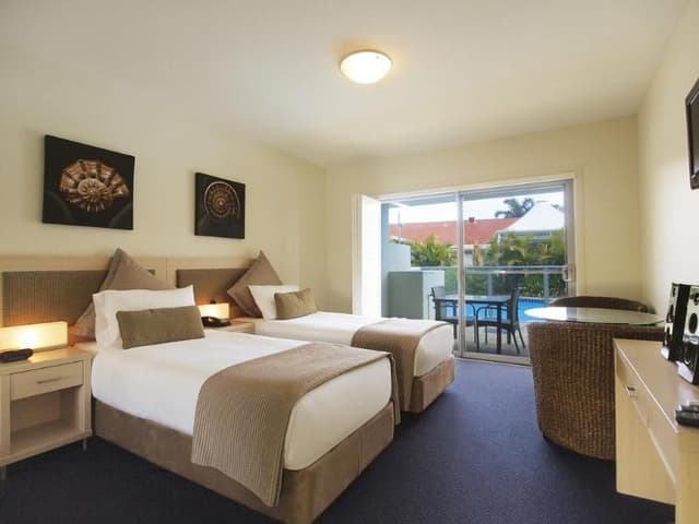 STUDIO TWO BEDS