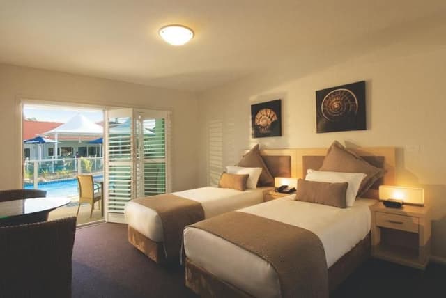 STUDIO TWO BEDS