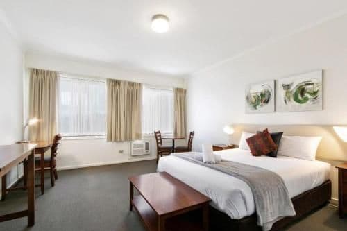 Deluxe Queen Room